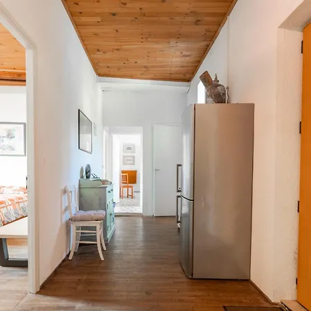 Hébergement de vacances La Rustique, Maison De Charme Proche Carcassonne - Jardin, Wifi, équipée *