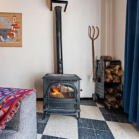 Hébergement de vacances La Rustique, Maison De Charme Proche Carcassonne - Jardin, Wifi, équipée