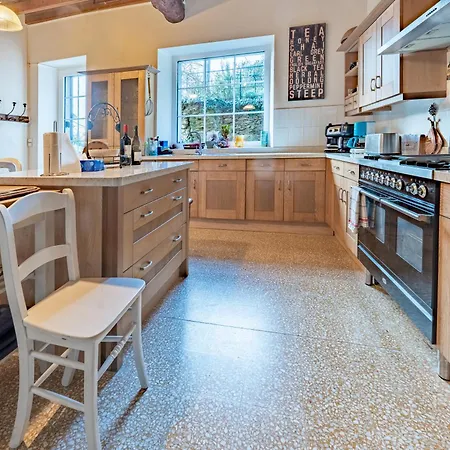 Hébergement de vacances La Rustique, Maison De Charme Proche Carcassonne - Jardin, Wifi, équipée Cuxac-Cabardès