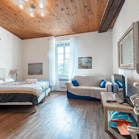 Hébergement de vacances La Rustique, Maison De Charme Proche Carcassonne - Jardin, Wifi, équipée